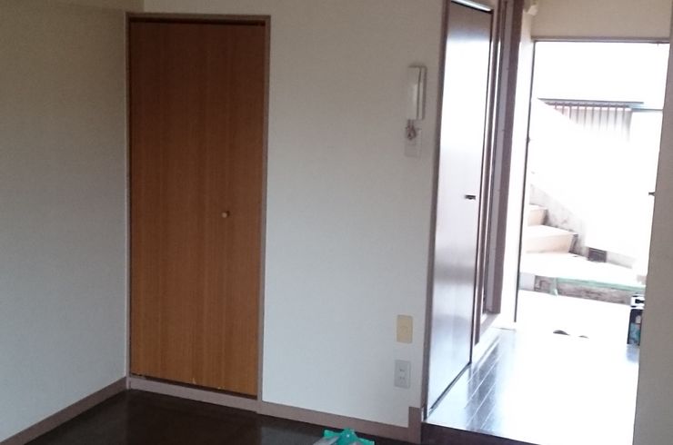 洋間　天・壁　クロスメイク　施工前　平塚市　N邸